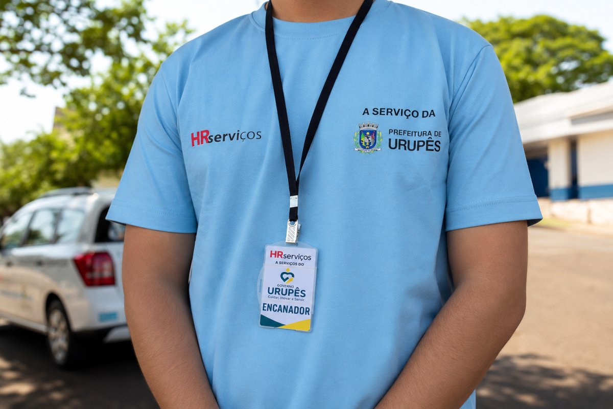 Funcionários estarão de camiseta azul clara, com logo da HR Serviços e da Prefeitura de Urupês, e com crachá de identificação. Foto: Luís Fernando da Silva / Prefeitura Municipal de Urupês.