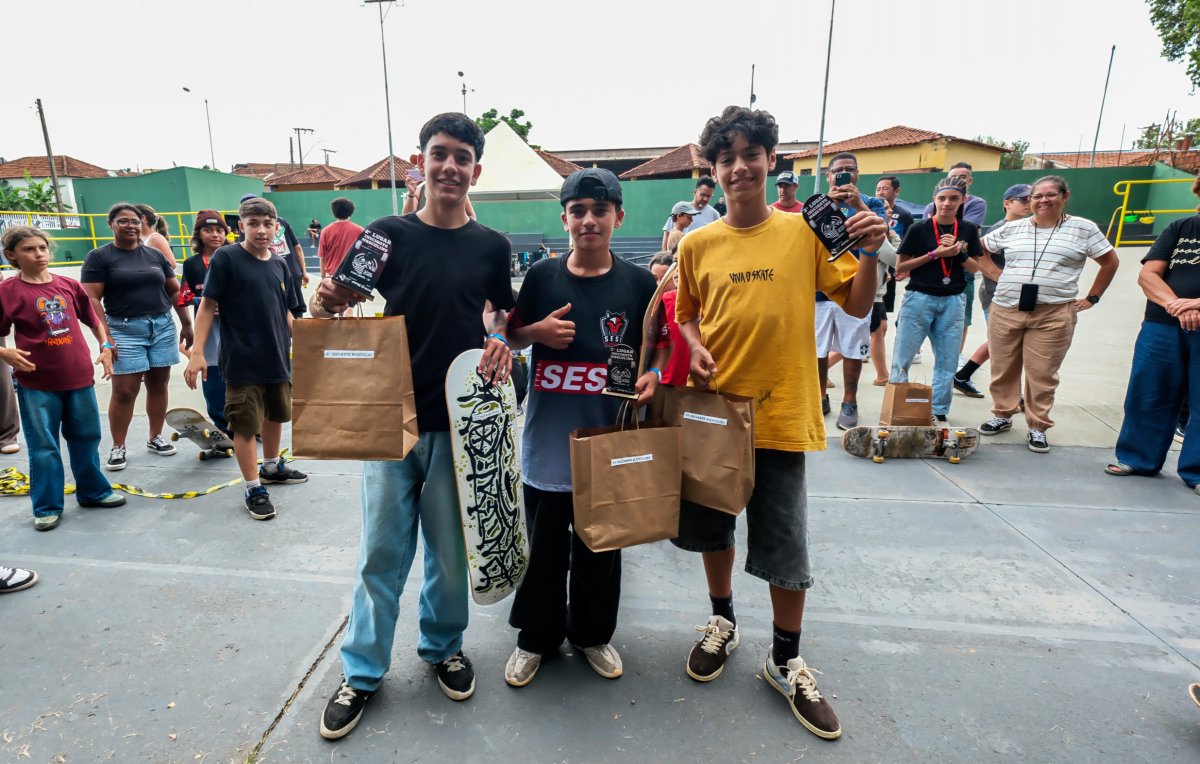 Pódio Iniciante Masculino (até 16 anos): 1 - Igor de Carvalho- Santo André -SP; 2 - Luis Henrique Bittencourt Cordova - São Vicente-SP; 3 - Murilo Faleiros Freitas - Franca-SP